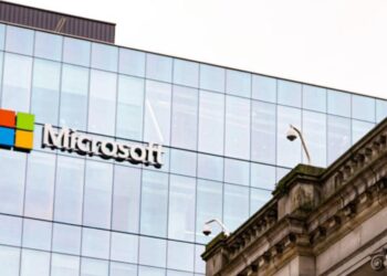 Microsoft Mandates Apple Devices for Employees in China Amid Android Service Absence