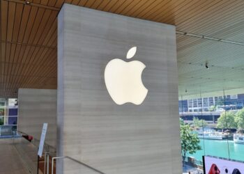 Apple Bets on AI to Boost iPhone Sales Amid China Slowdown Apple Bets on AI to Boost iPhone Sales Amid China Slowdown