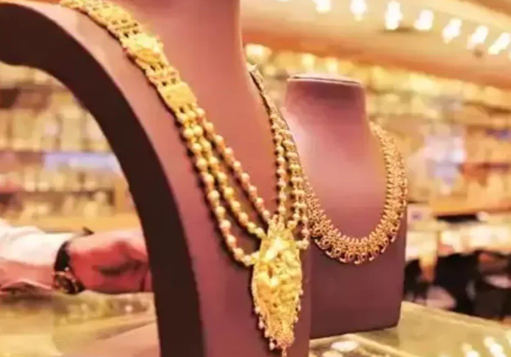 falling gold prices India December 2023