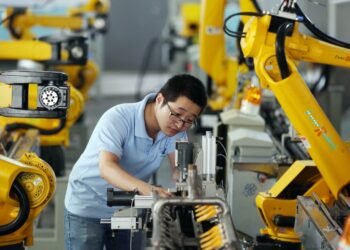 polyfunctional-robots-in-industries