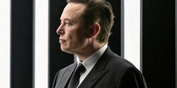 Elon Musk nears $500 billion net worth