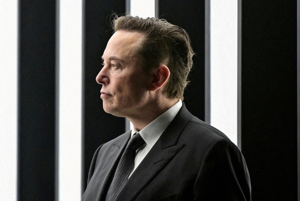 Elon Musk nears $500 billion net worth